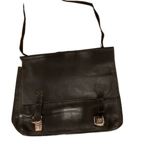 Pegaro leather computer caring bag in great condition